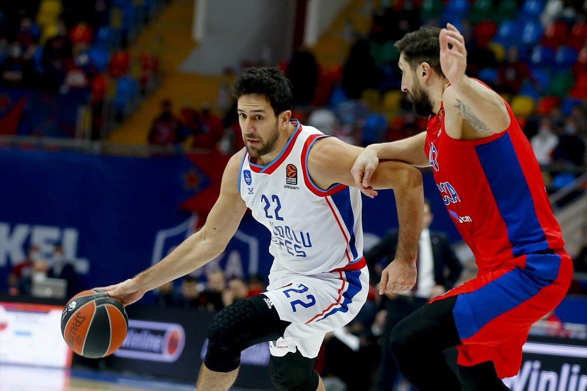 Anadolu Efes Avrupa Ligi'nde CSKA Moskova'dan fark yedi