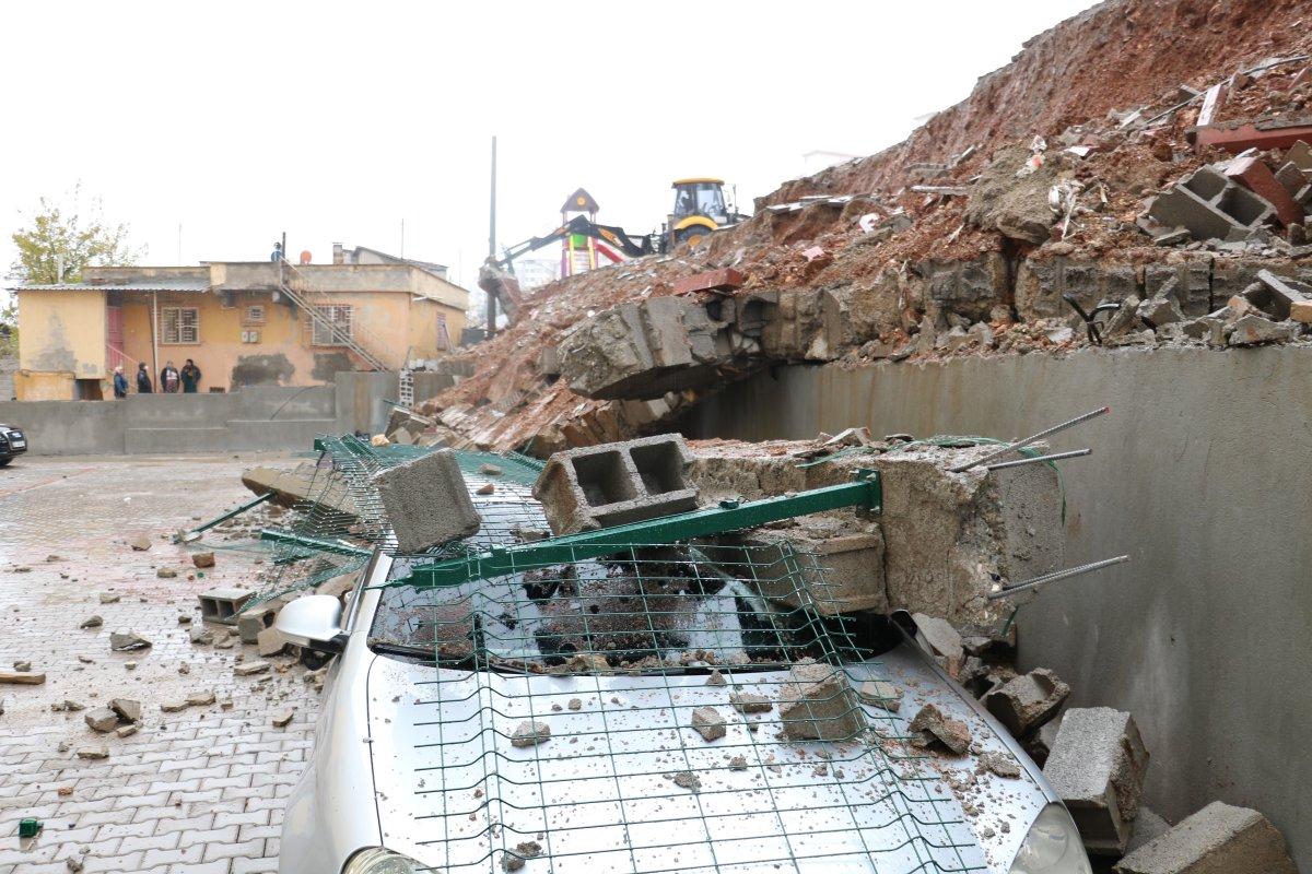 Kahramanmaraş'ta istinat duvarı çöktü