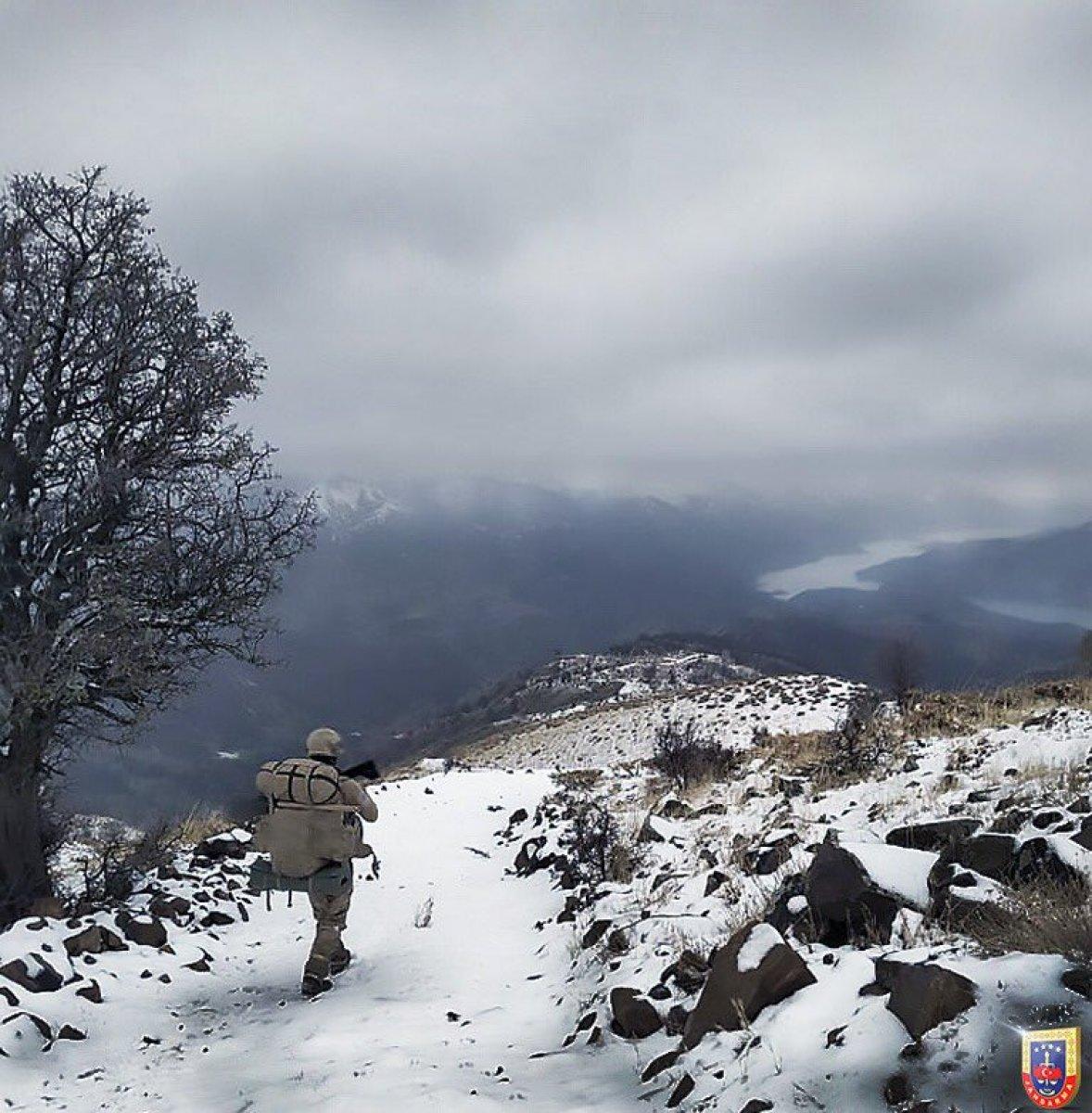 Jandarma'dan 'görevdeyiz' paylaşımı