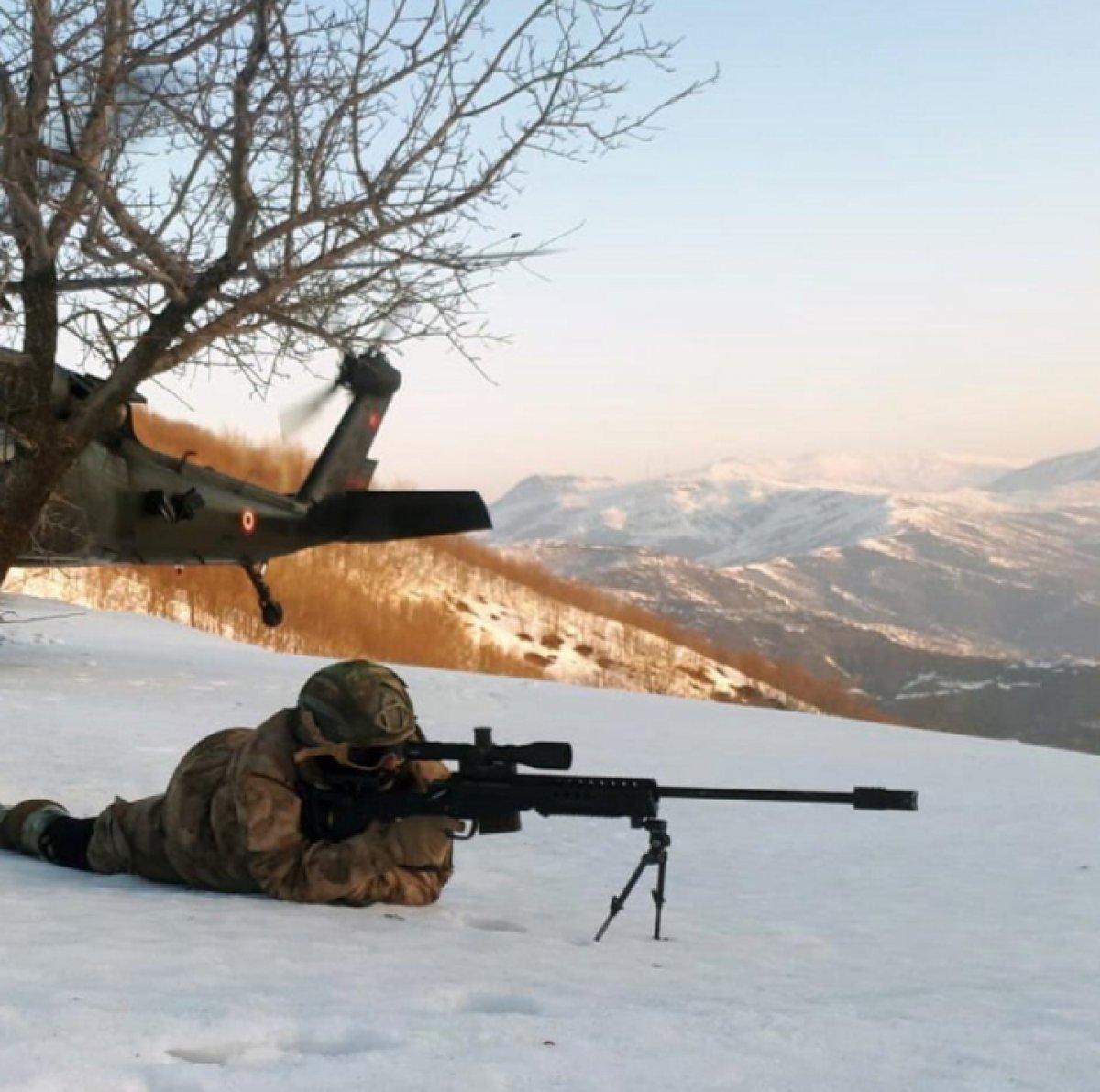 Jandarma'dan 'görevdeyiz' paylaşımı