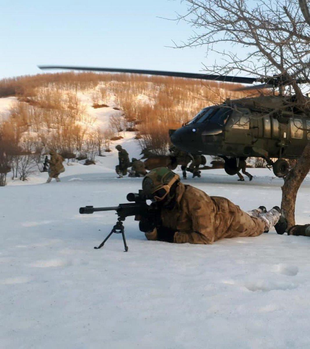 Jandarma'dan 'görevdeyiz' paylaşımı