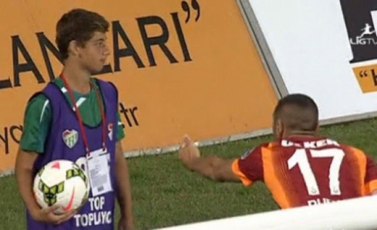 Burak'a topu vermeyen o çocuk şimdilerde Bursaspor'da oynuyor