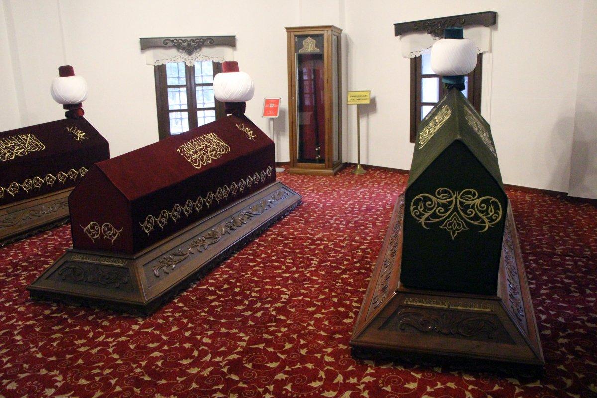 Bolu’daki Akşemseddin Hazretleri Türbesi'ne Fransız tarzı tente