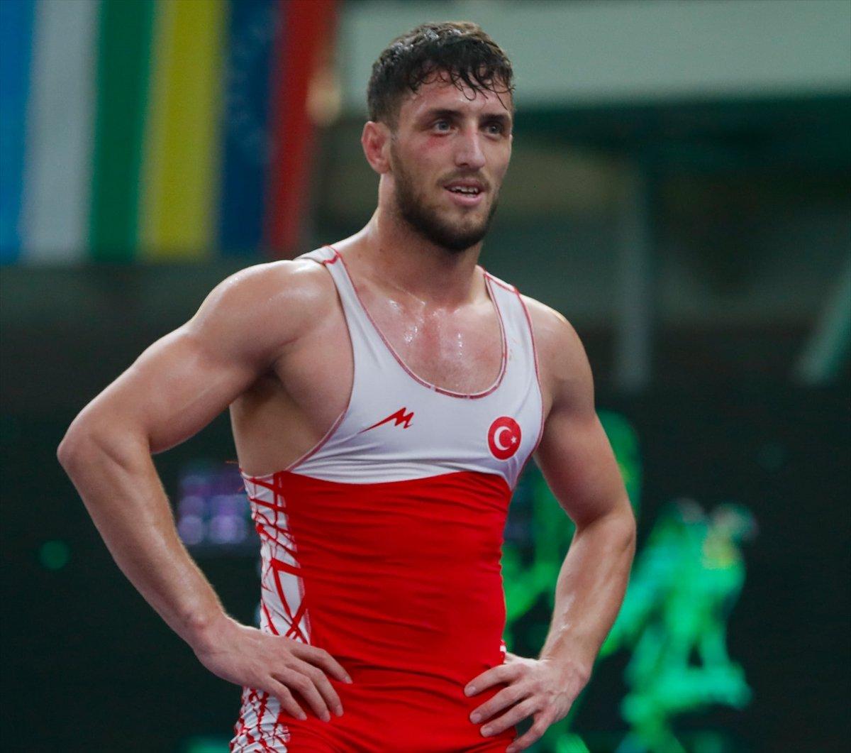 Milli güreşçi Haydar Yavuz Dünya Kupası'nda finale çıktı