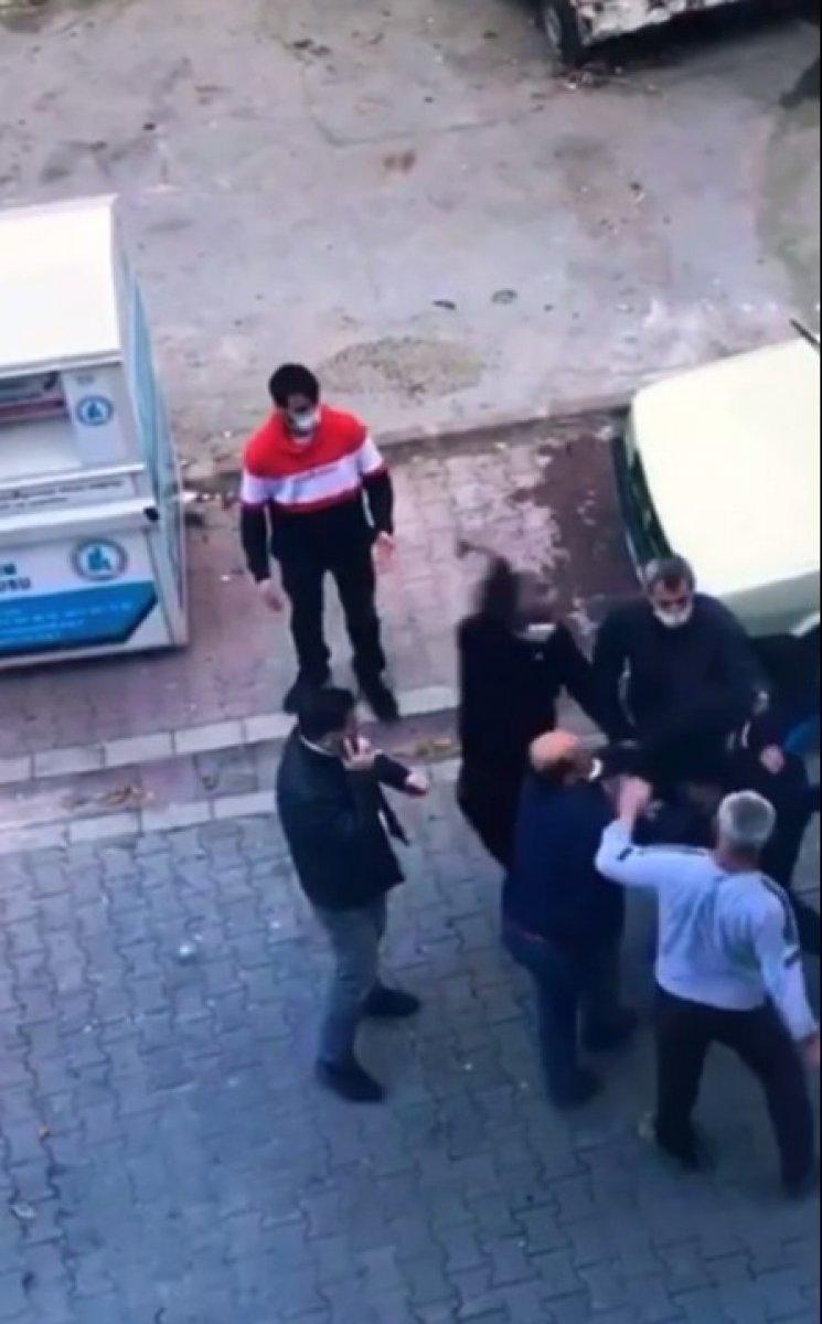 Esenyurt’ta hırsızın kafasına İngiliz anahtarıyla vurdu