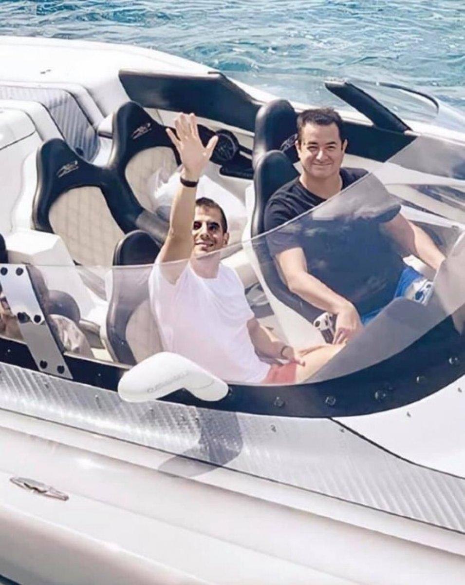 Emre Belözoğlu ile Acun Ilıcalı, Mesut Özil'le görüştü