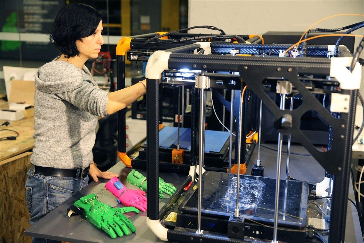 Zeynep Karagöz, robotel projesiyle çocukların hayallerini gerçekleştirdi