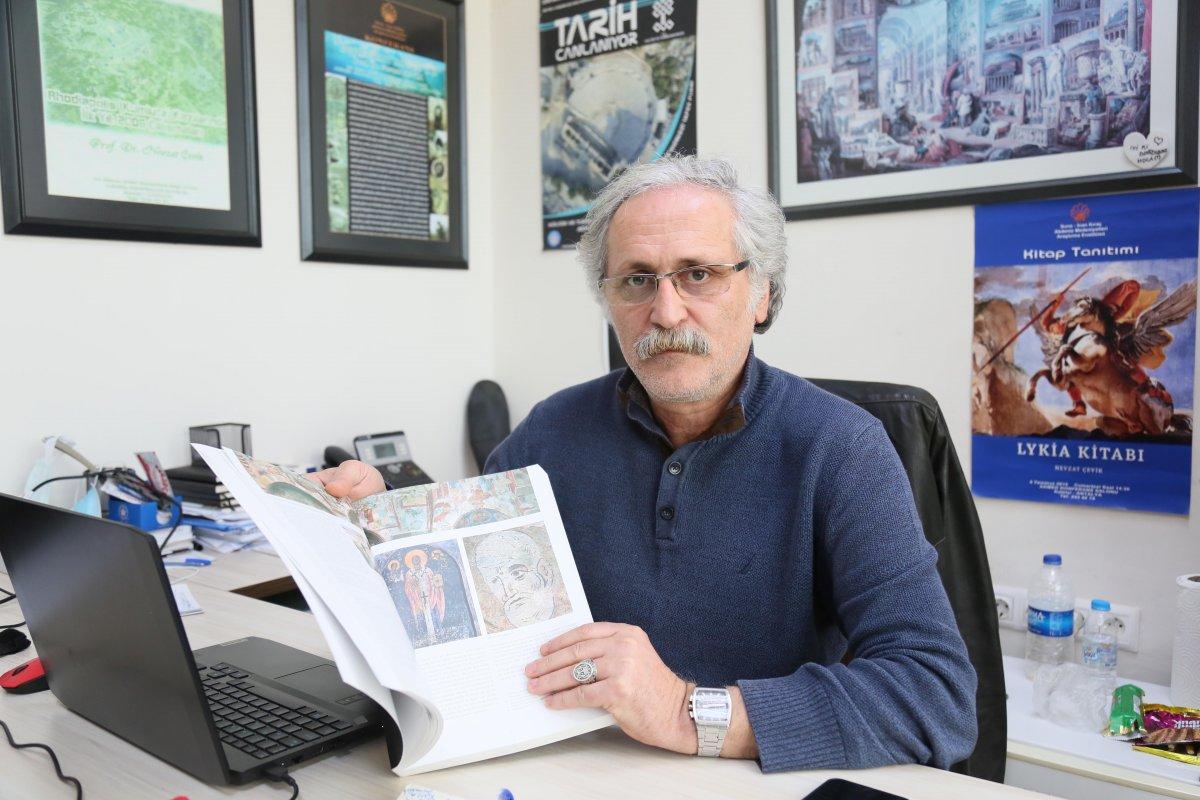 Prof. Dr. Nevzat Çevik: Noel Baba Antalyalıdır