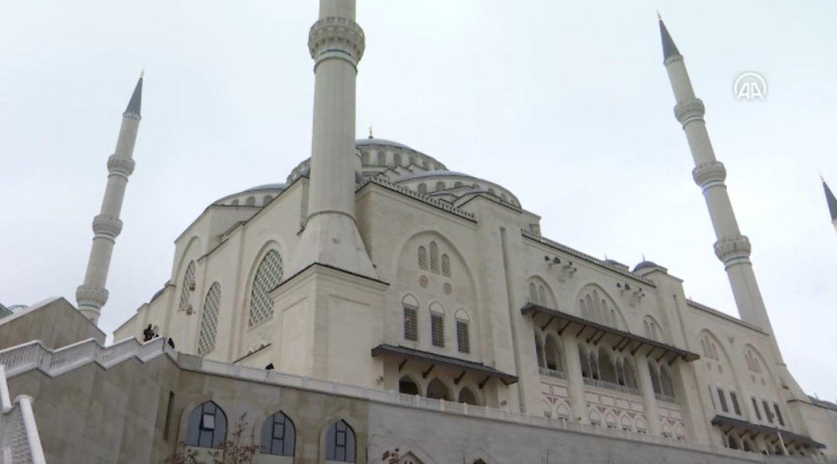 Büyük Çamlıca Camii