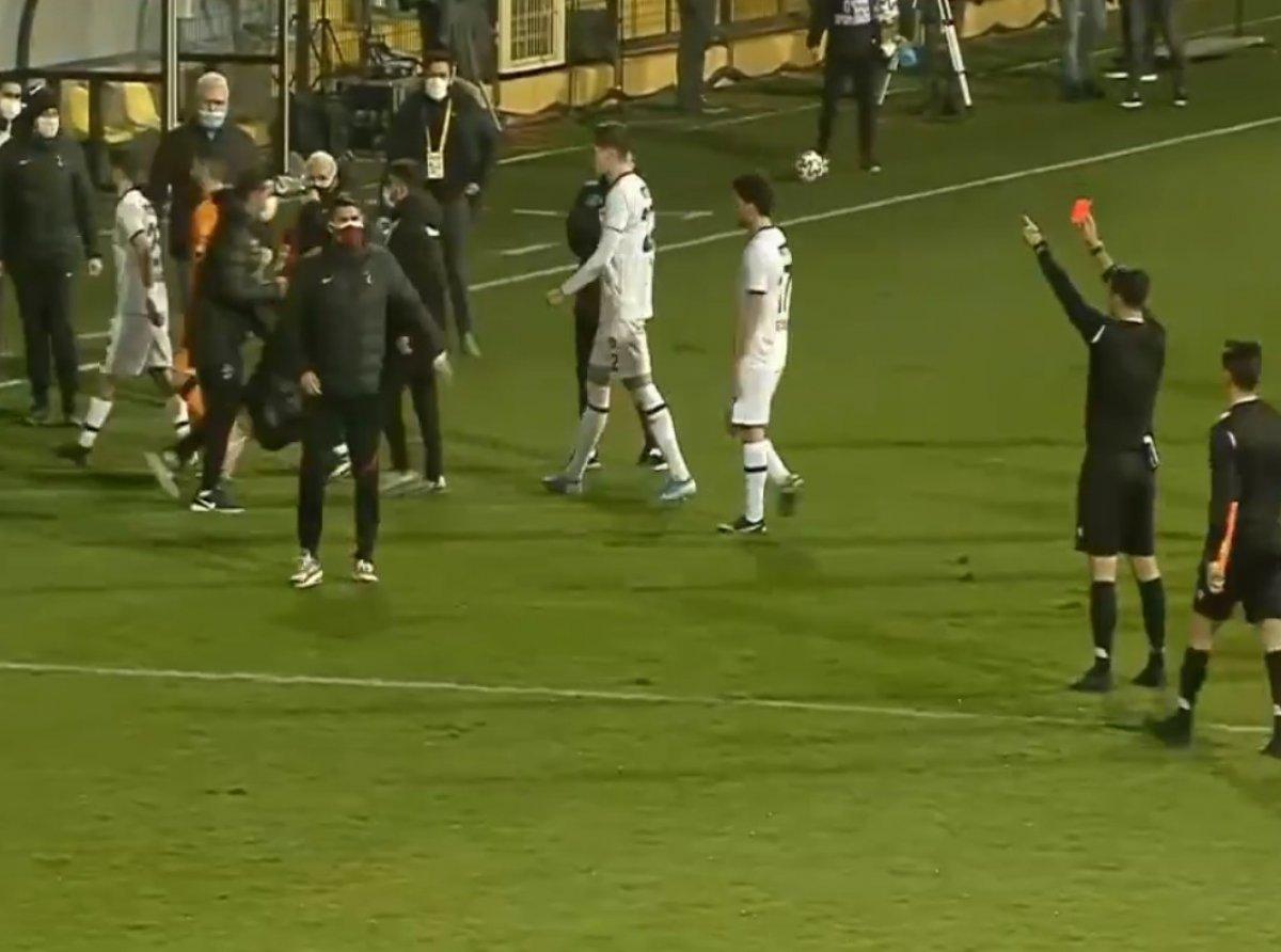 Marcao kırmızı kart gördü