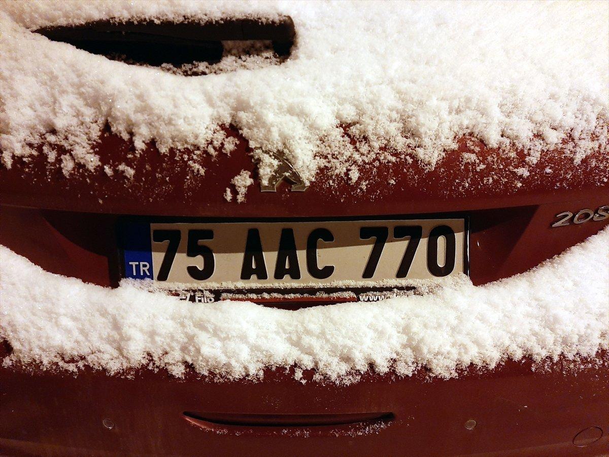 Ardahan ve Kars, beyaza büründü