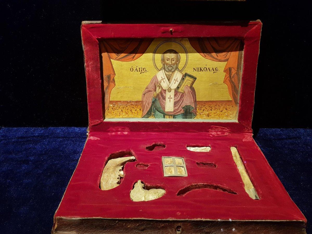 Prof. Dr. Nevzat Çevik: Noel Baba Antalyalıdır