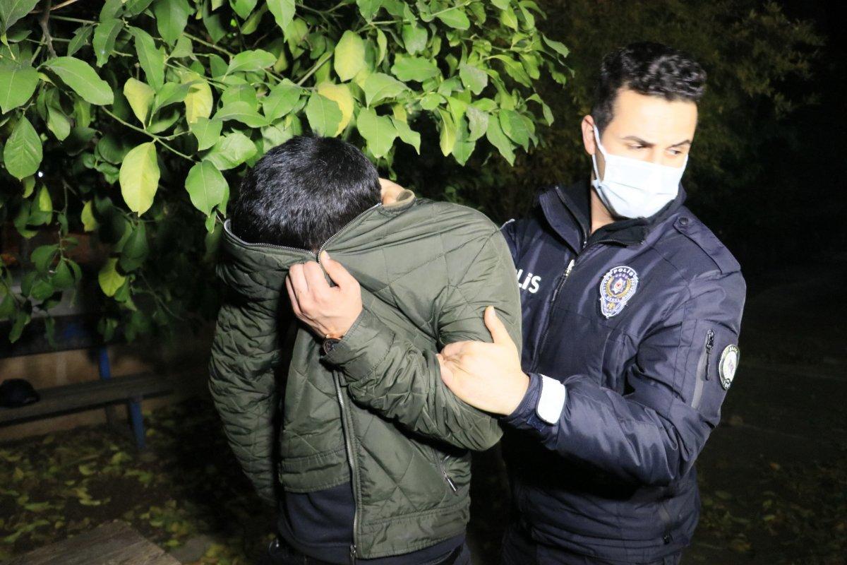 Adana'da kavgaya silahla giderken yakalandı