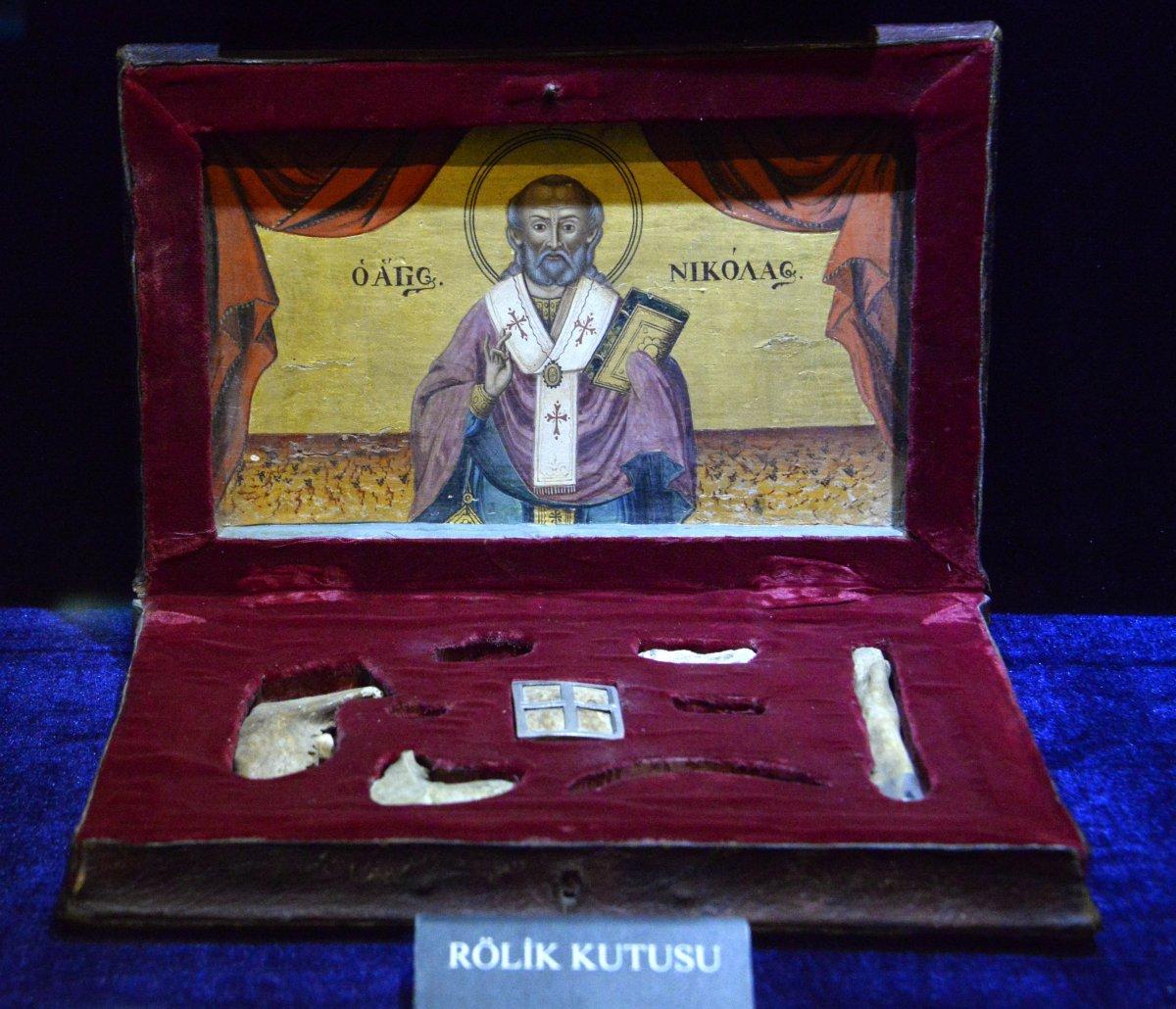 Prof. Dr. Nevzat Çevik: Noel Baba Antalyalıdır