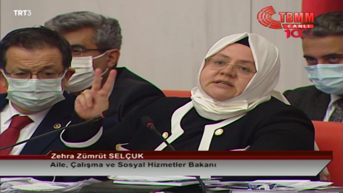 Zehra Zümrüt Selçuk: Niye olumlu verilerden gocunuluyor