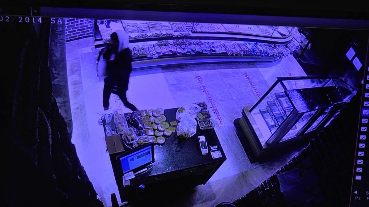 İstanbul'da dezenfektan sıkma bahanesiyle sadaka kutusunu çaldılar