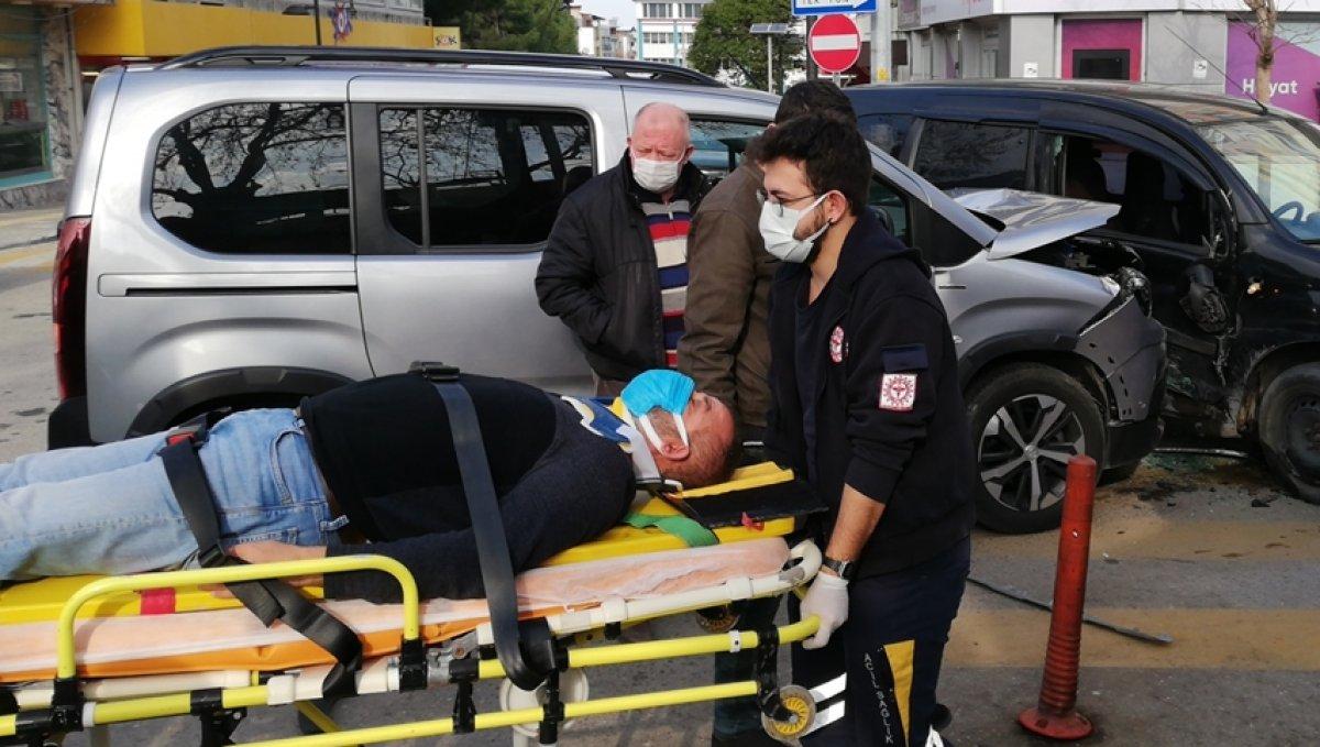 Manisa'da kaza yapan sürücü ve yolcuya 6 bin 300 lira kısıtlama cezası