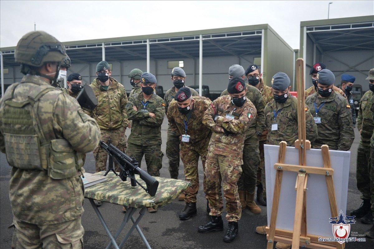 NATO tatbikatında yabancı askerler, Kara Kuvvetleri'nin Piyade Tüfeği'ni inceledi