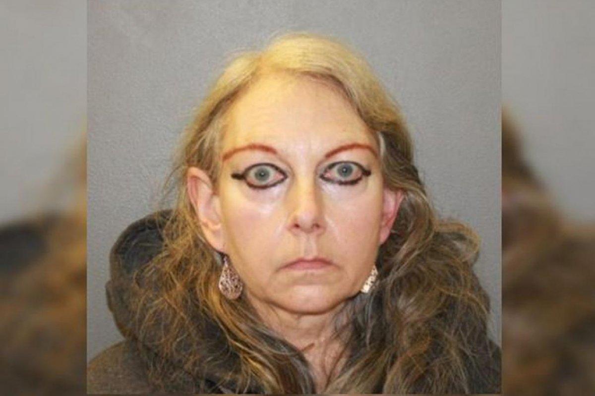 ABD'de evindeki hayvanlara eziyet eden kadın yakalandı