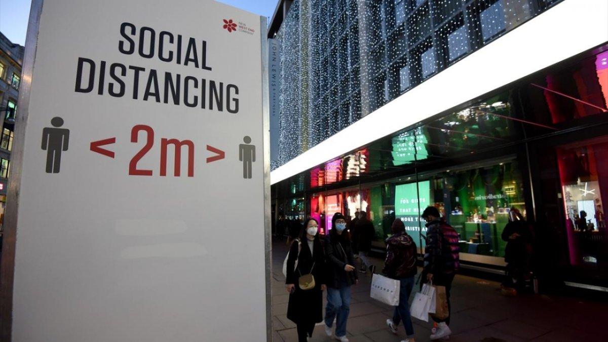 İngiltere'de toplam koronavirüs vaka sayısı 2 milyonu aştı