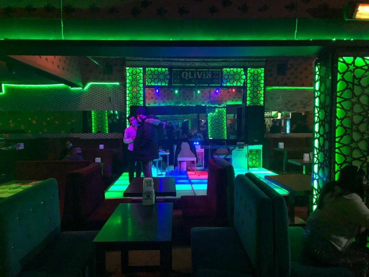 Konya'da sokağa çıkma yasağında açık olan eğlence mekanına baskın