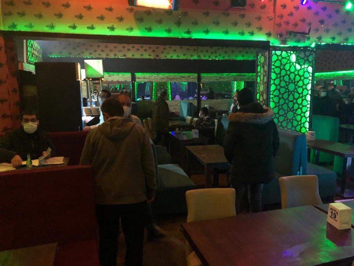 Konya'da sokağa çıkma yasağında açık olan eğlence mekanına baskın