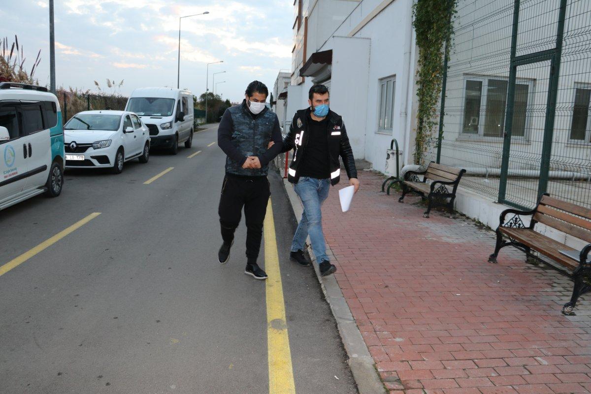 Adana'da CHP'li Ceyhan Belediyesi'ne rüşvet operasyonu