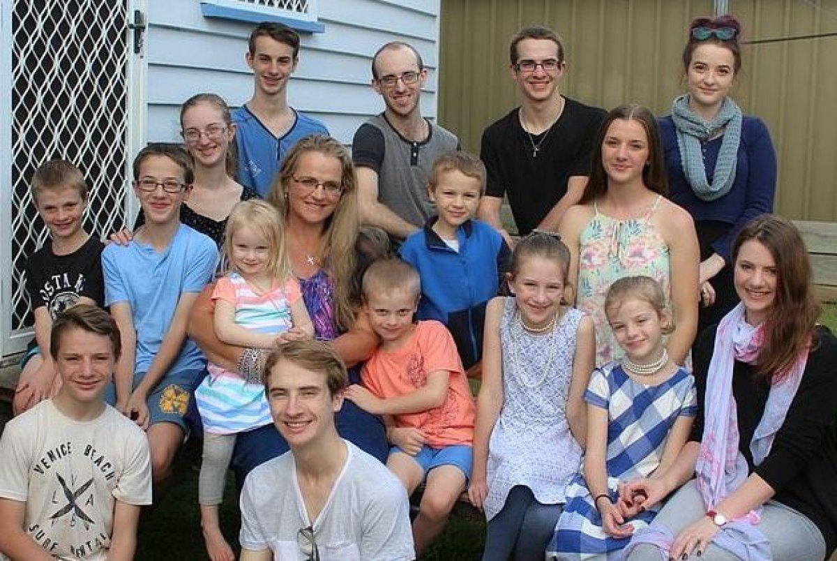 Avustralya'da 16 çocuklu ailenin Noel hazırlığı