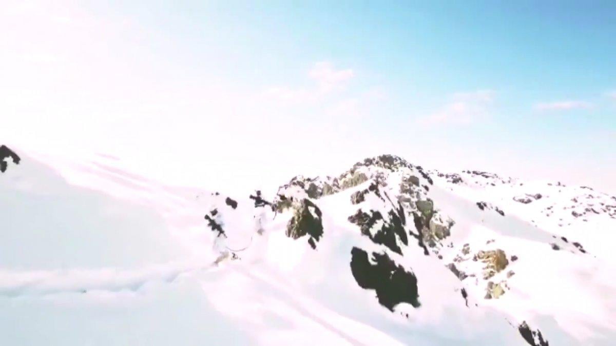 Hakurk’ta dondurucu soğukta görev yapan komandolar