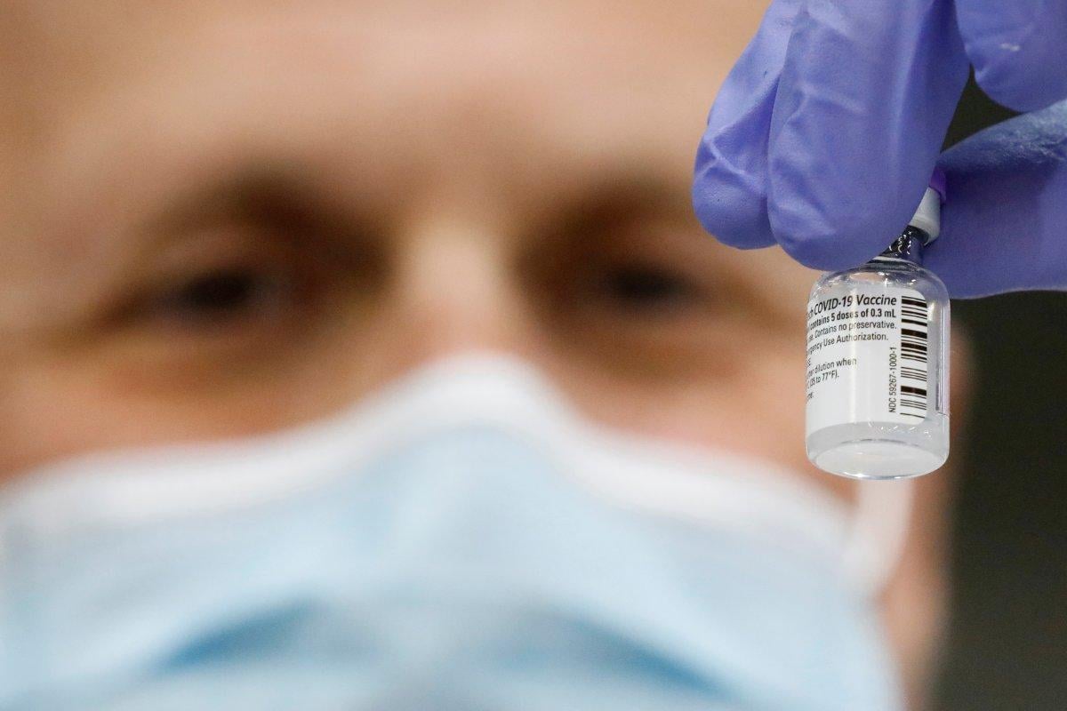 Almanya Sağlık Bakanı: Aşılar yeni virüse karşı da etkili