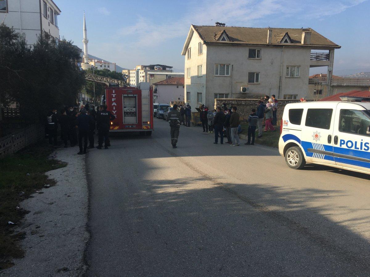 Bilecik'te 3 katlı binada yangın çıktı