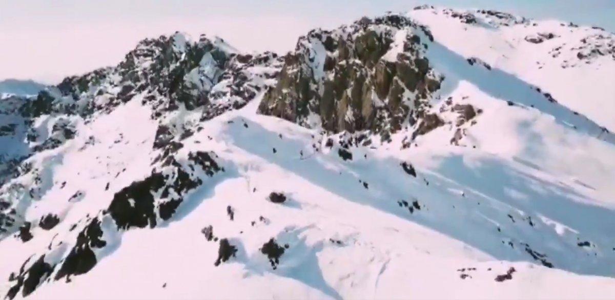 Hakurk’ta dondurucu soğukta görev yapan komandolar