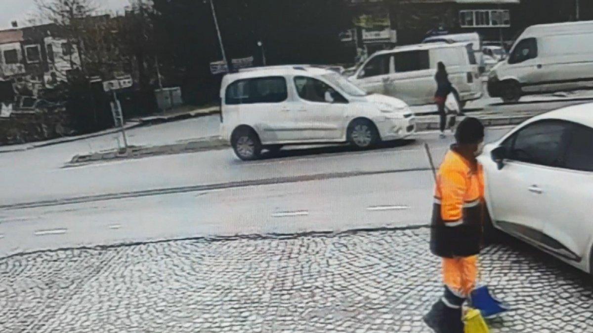 Başakşehir'de yolun karşısına geçmek isteyen genç kızın yaralandığı kaza