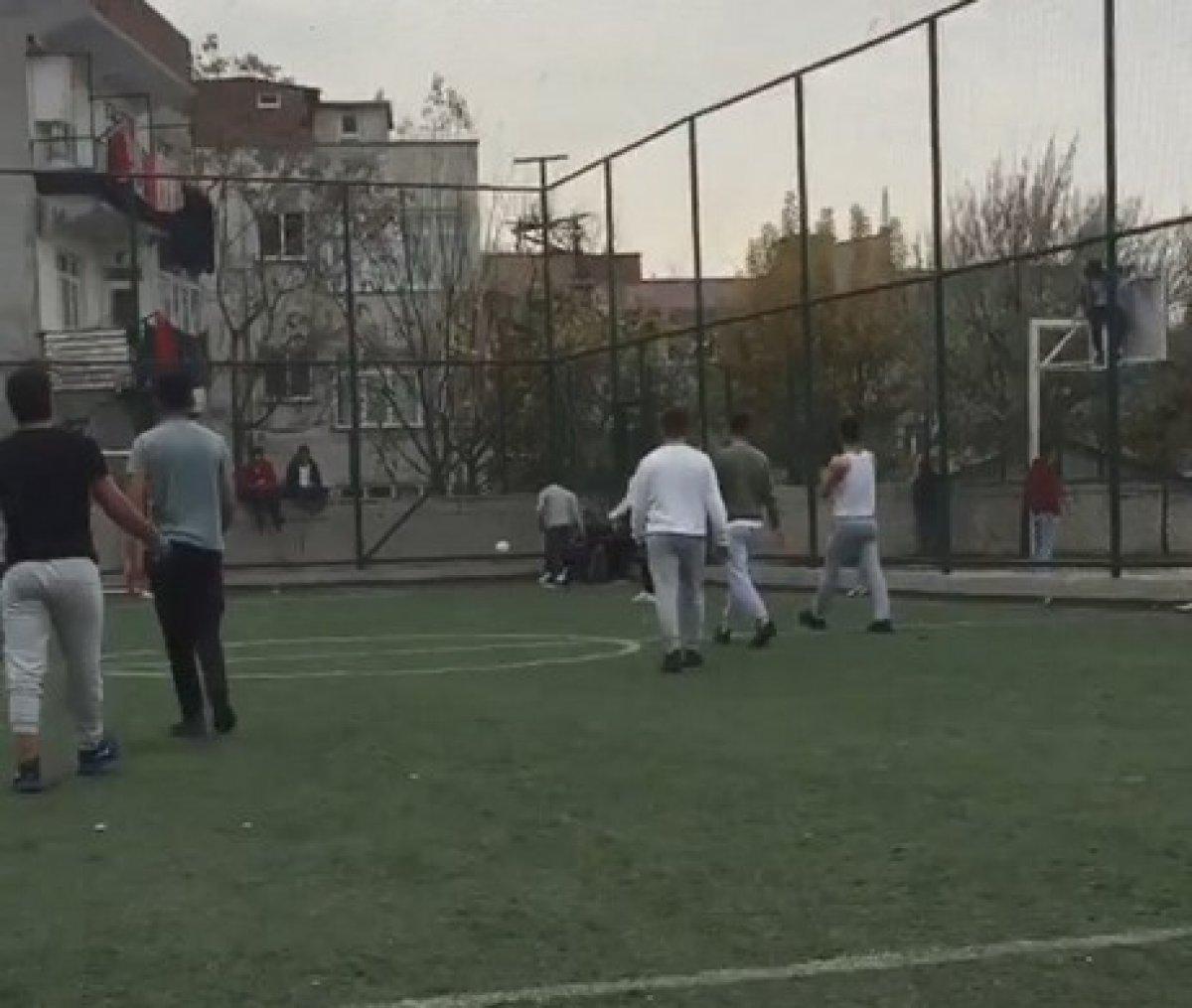 Bursa’da kısıtlamaya uymayanlar çocuklar, polisi görünce kaçıştı