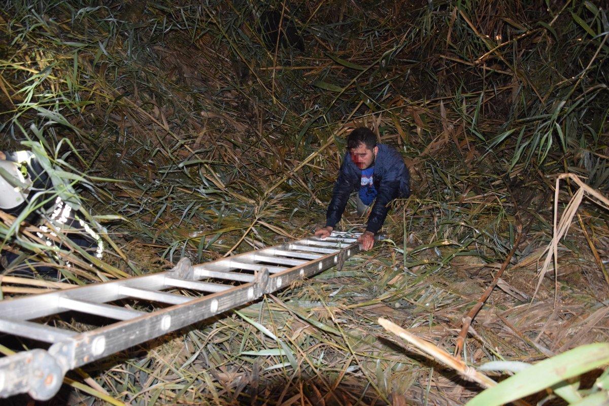Antalya'da alkollü sürücü otomobiliyle birlikte dereye düştü