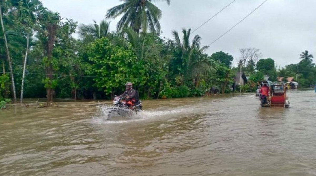 Filipinler'de Vicky tropikal fırtınası: 8 ölü