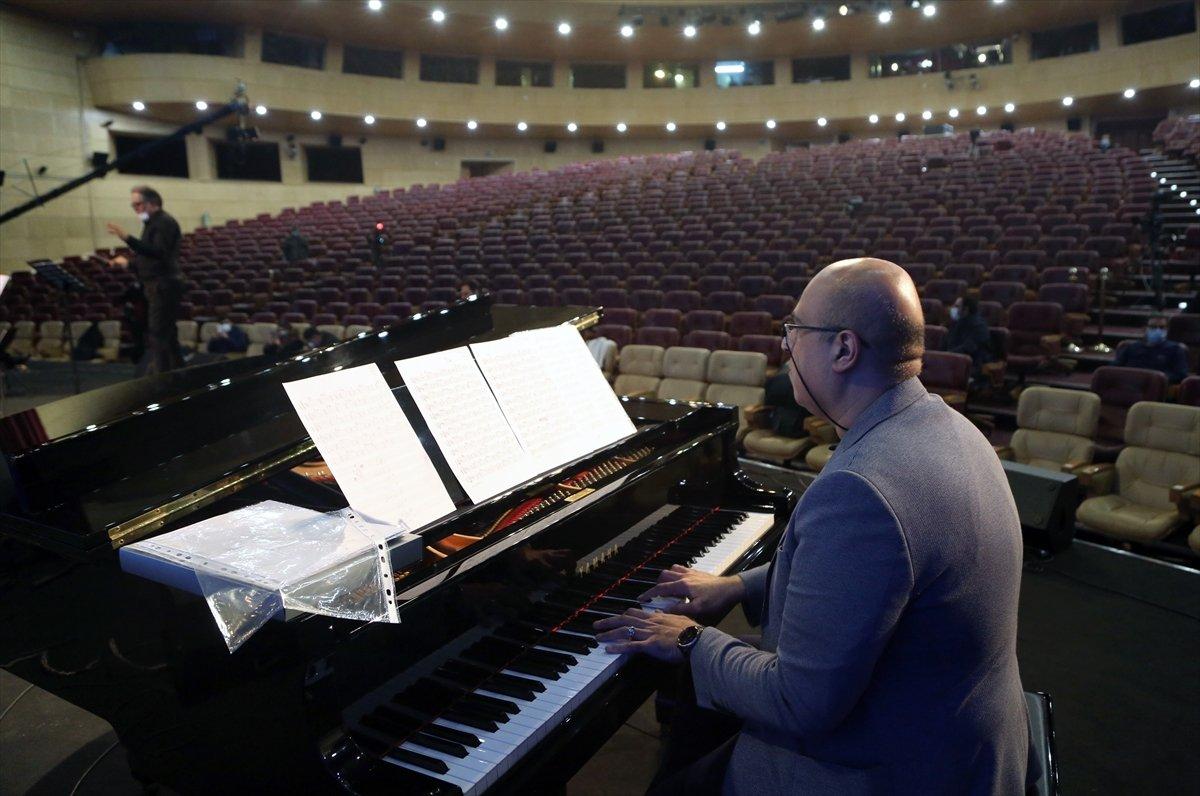 İran'da korona günlerinde online konser