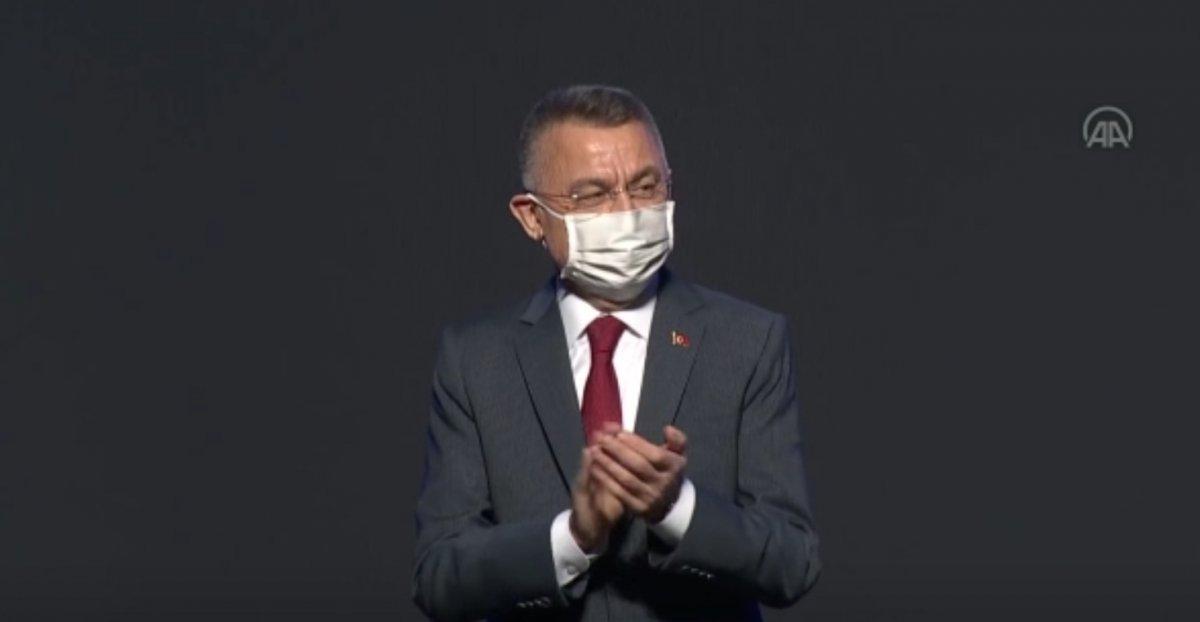Cumhurbaşkanı Yardımcısı Fuat Oktay, konuşurken fenalaştı