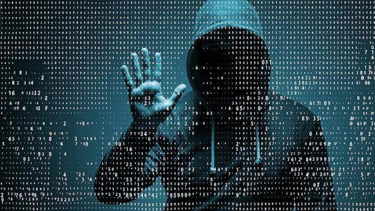 BAE ve Suudi Arabistan, onlarca gazetecinin telefonunu hackledi