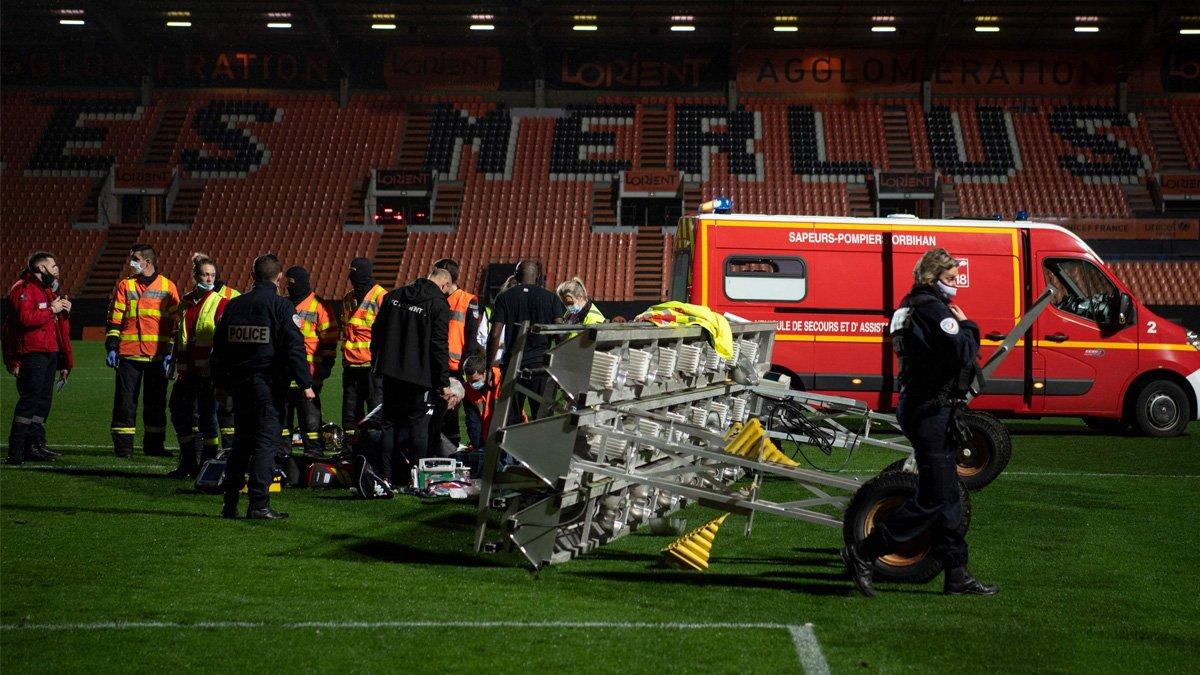 Üzerine projektör rampası düşen çim görevlisi öldü