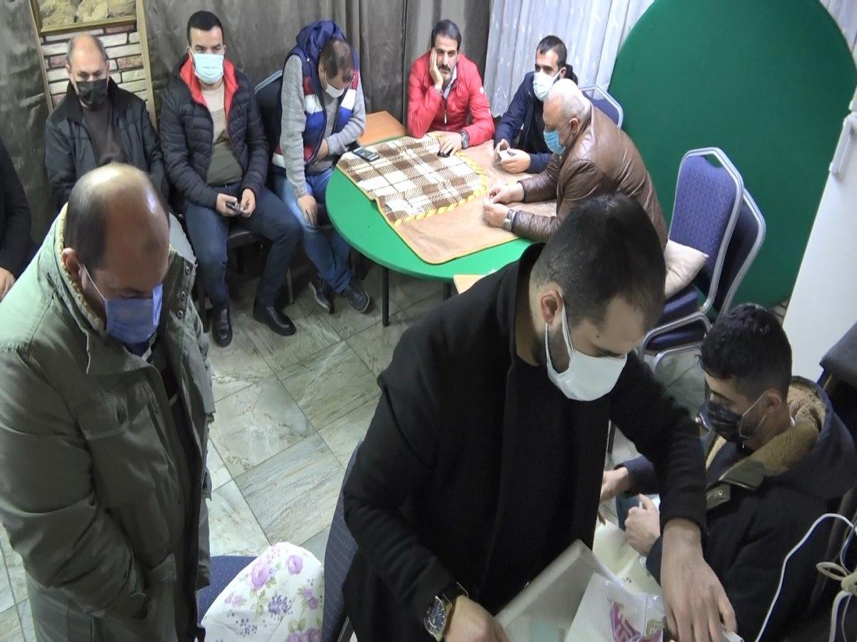 Fatih'teki 5 katlı 'kumar kampına' baskın