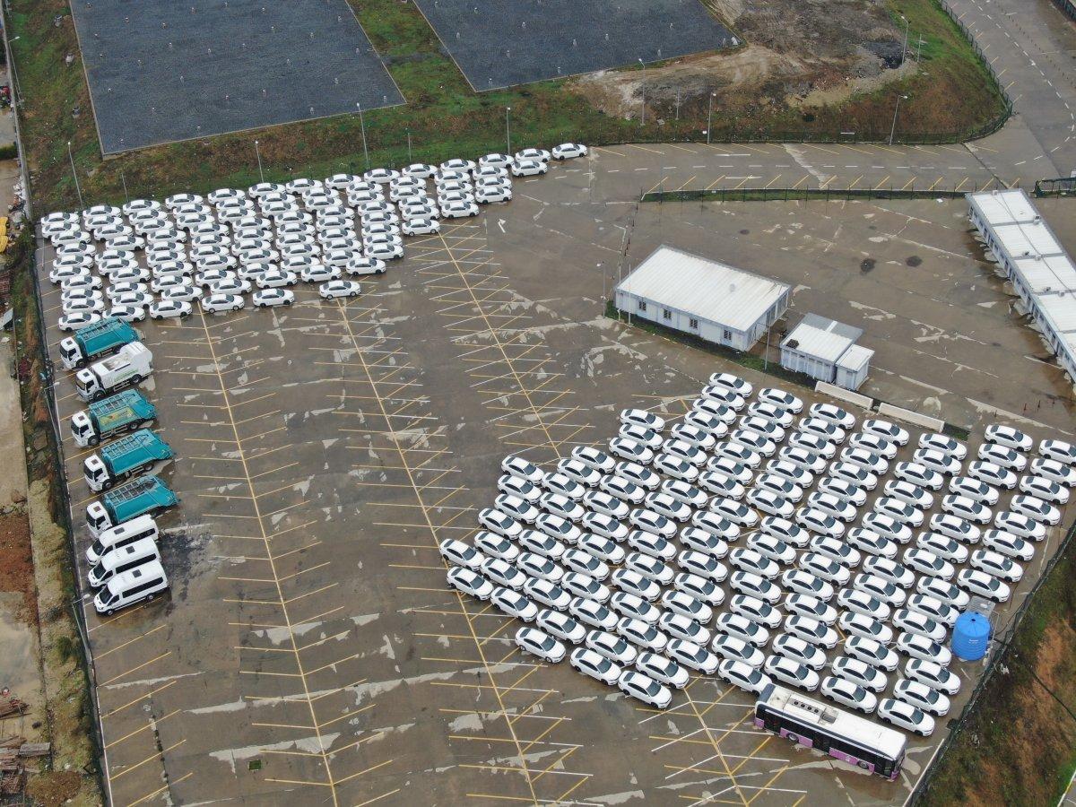 İsrafla mücadele ettiğini belirten İBB'ye, onlarca sıfır araç alındı