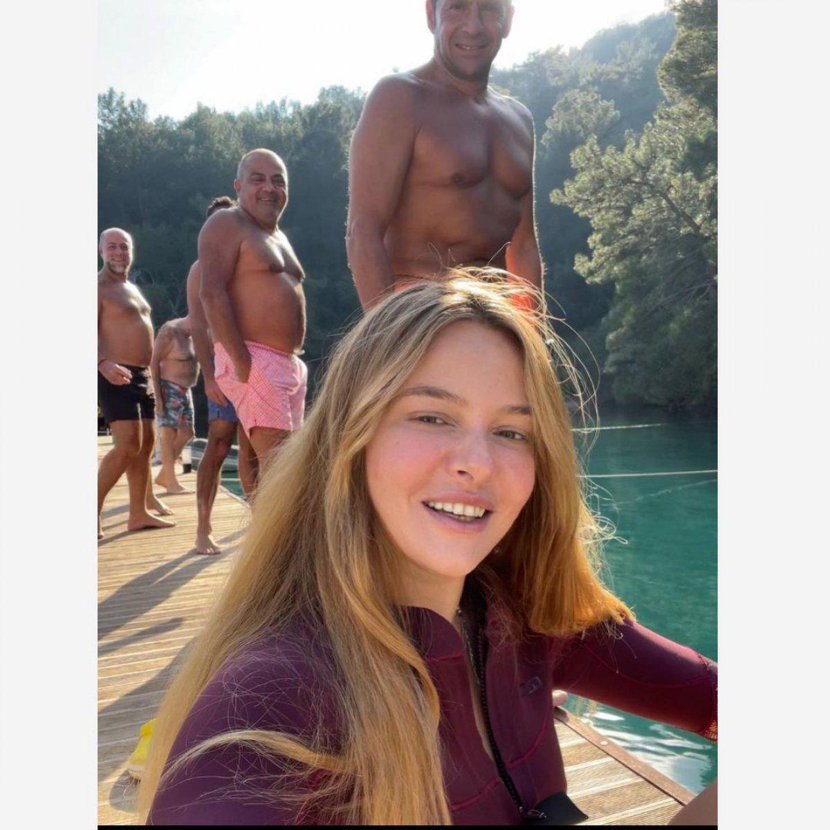 Naz Elmas, denize girmeye devam ediyor