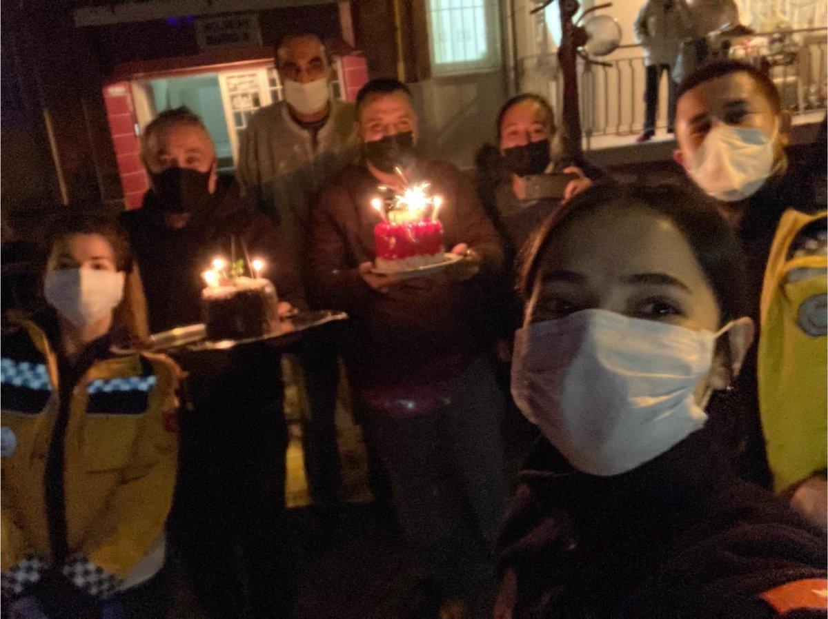 Aydın'da acil vakaya giden ekipler, pastayla karşılaştı