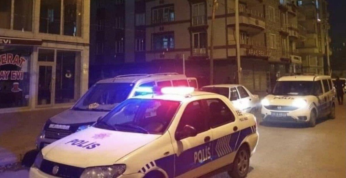 Iğdır'da kardeşiyle tartışan ağabey, annesini bıçakladı