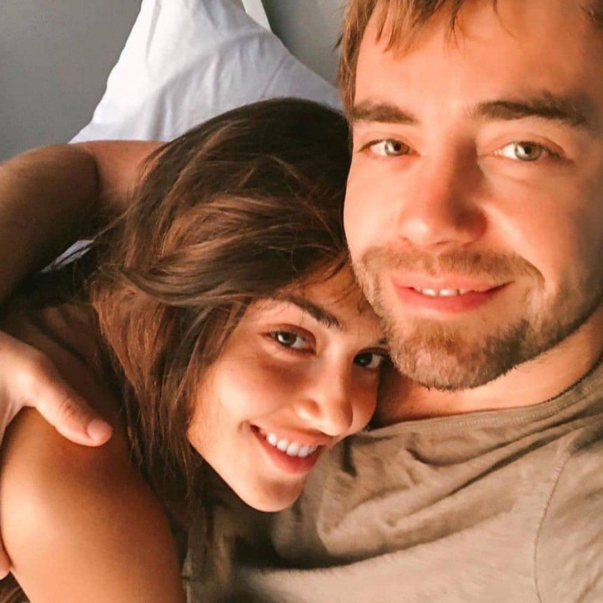 Hande Erçel makyajsız