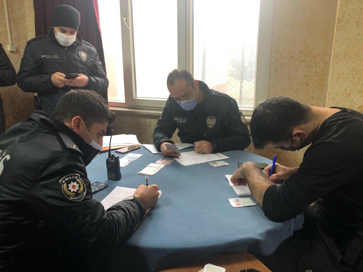 Esenyurt'ta baskın yapılan kahveci: Ben koronaya inanmıyorum