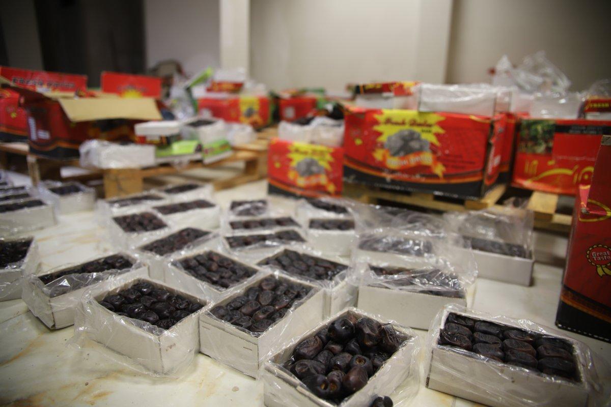 Elazığ’da bozuk hurma yiyerek zabıtayı inandırmaya çalıştı