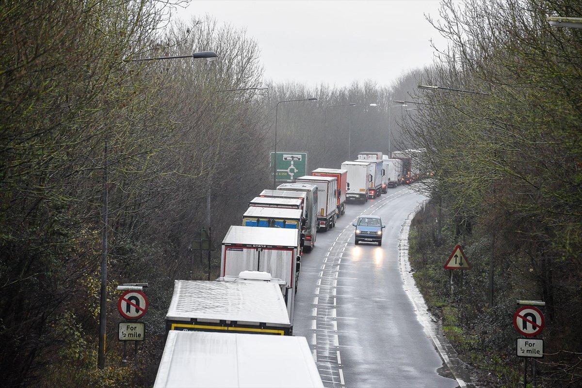 İngiltere - Fransa sınırında 5 bin tır birikti