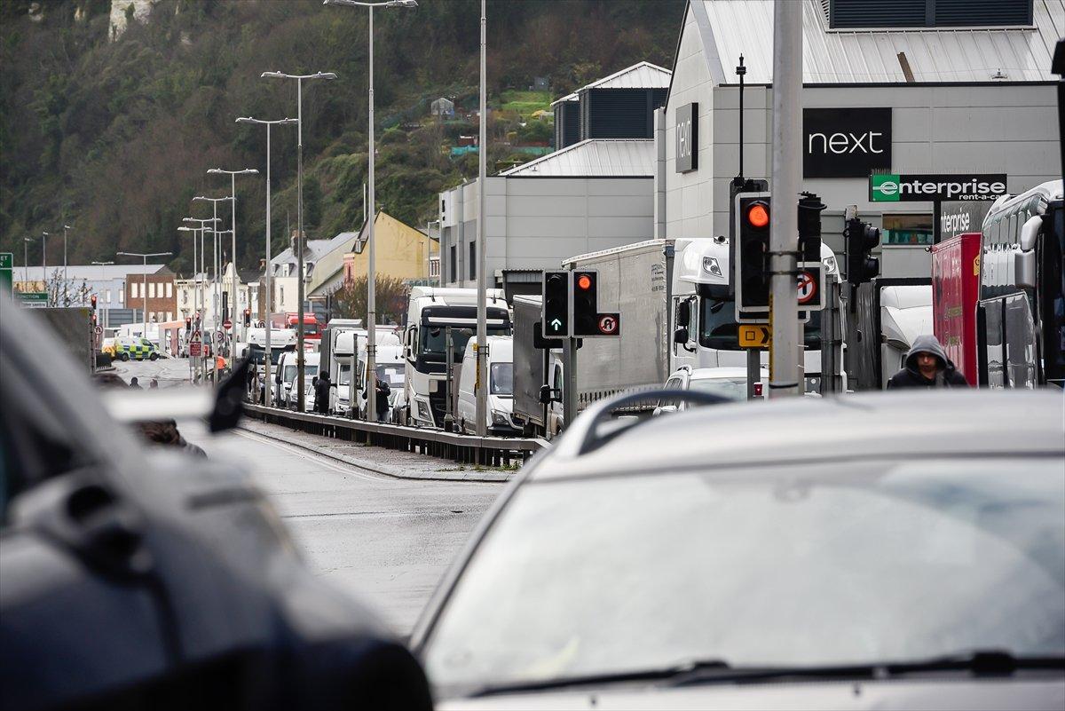 İngiltere - Fransa sınırında 5 bin tır birikti
